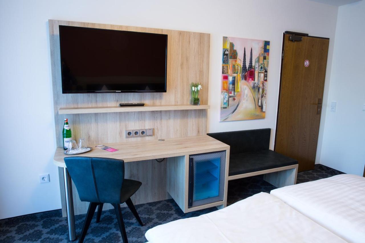 Hotel Wilms โคโลญ ภายนอก รูปภาพ