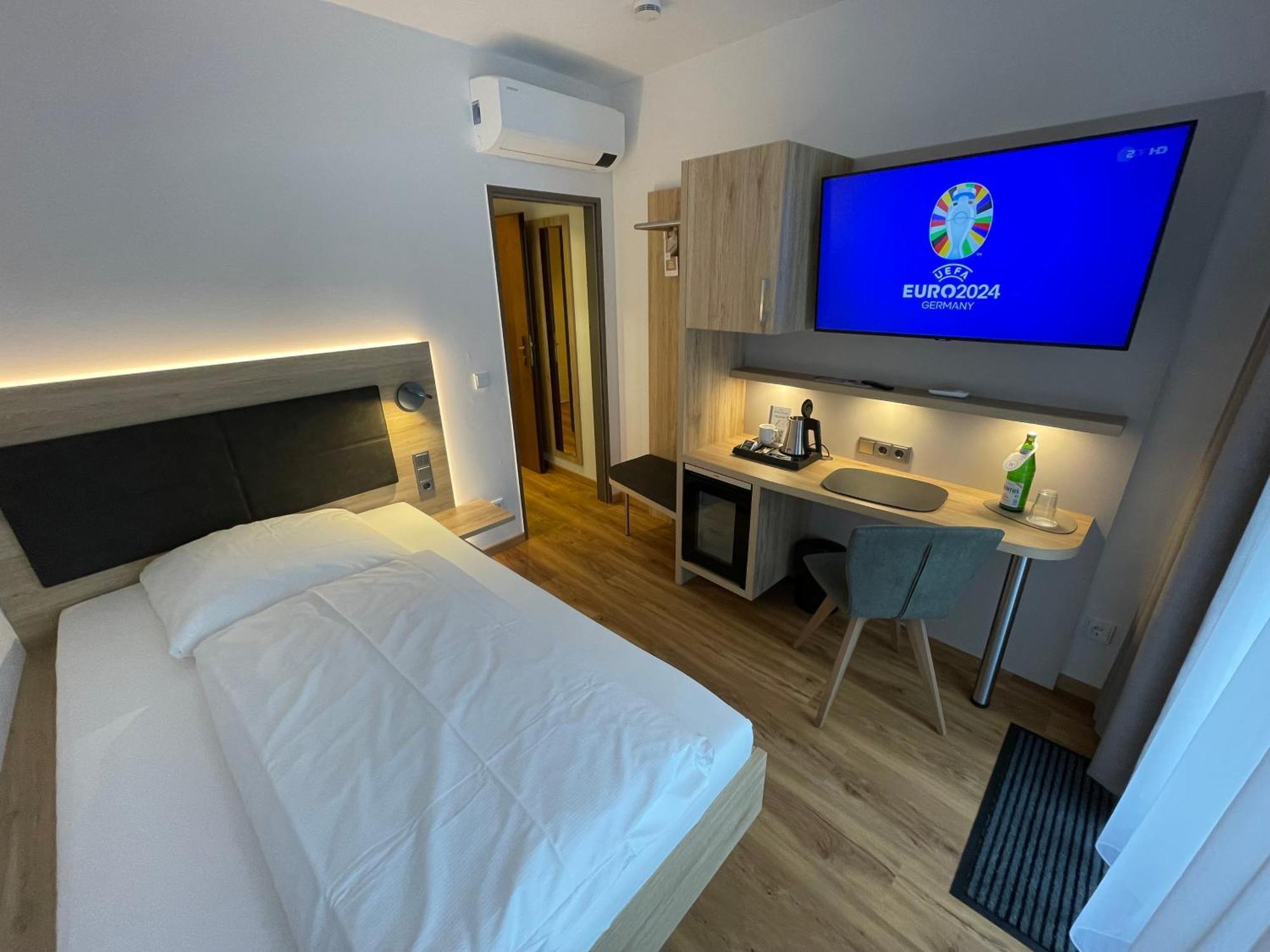 Hotel Wilms โคโลญ ภายนอก รูปภาพ