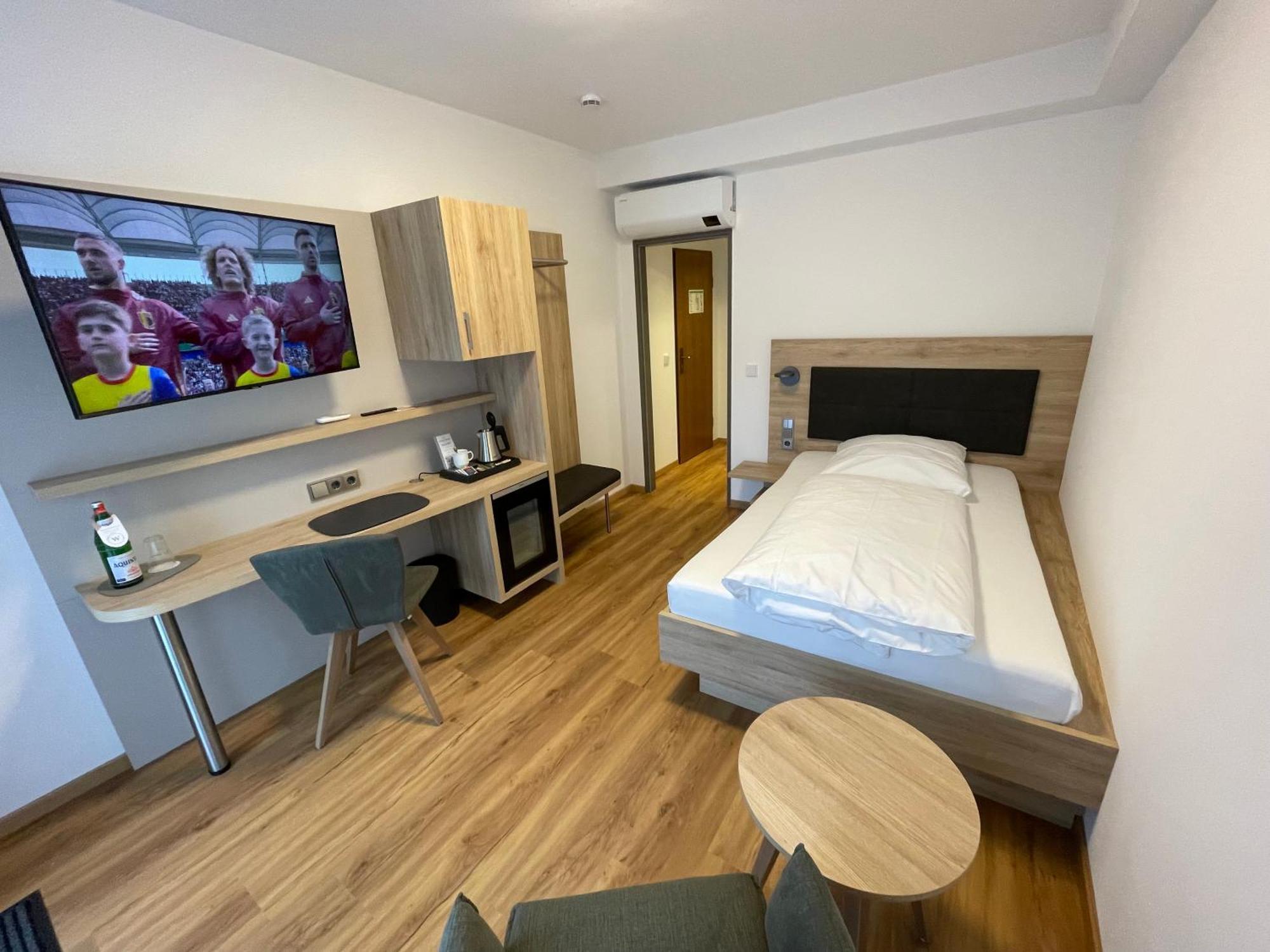 Hotel Wilms โคโลญ ภายนอก รูปภาพ