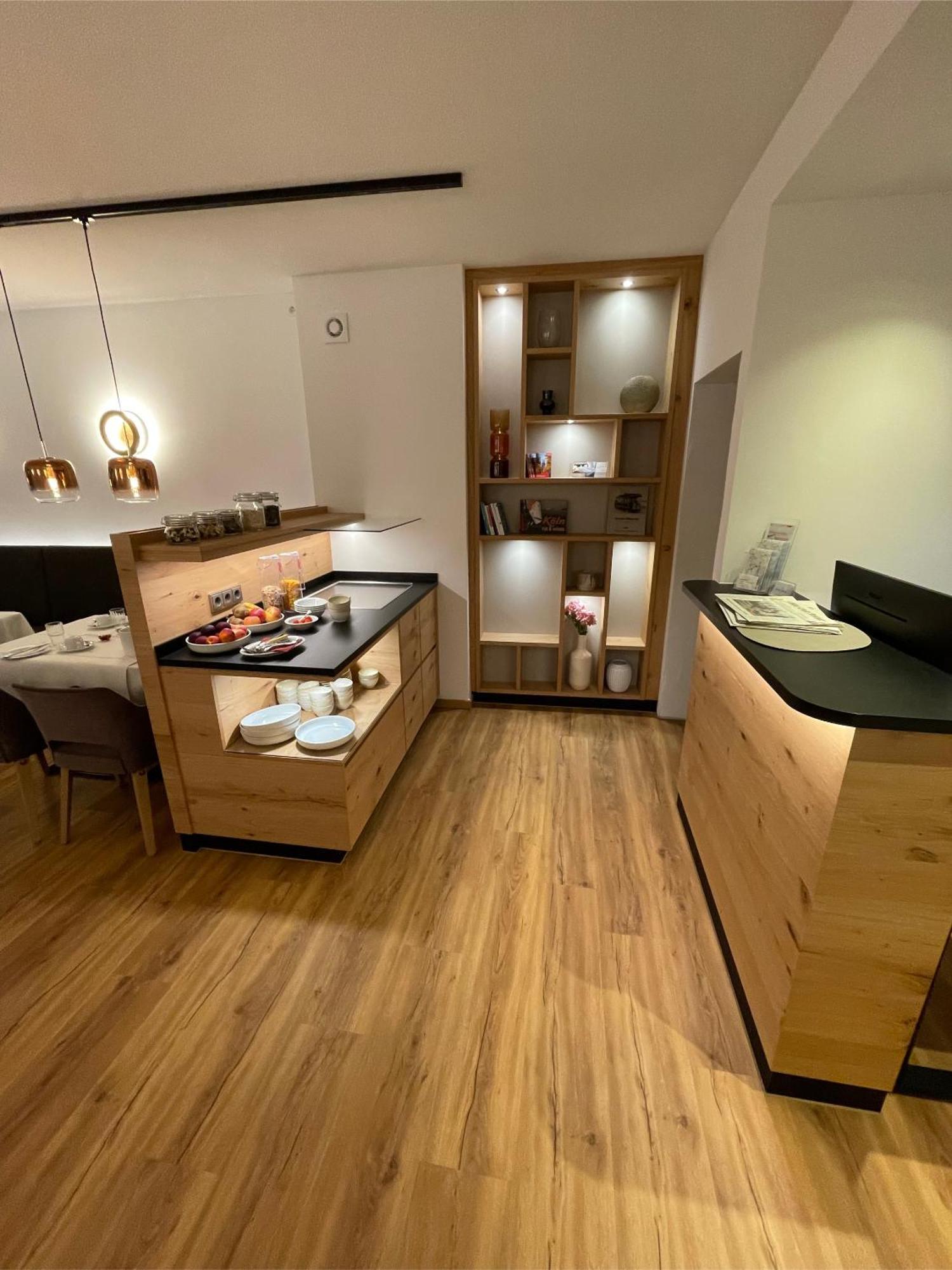 Hotel Wilms โคโลญ ภายนอก รูปภาพ