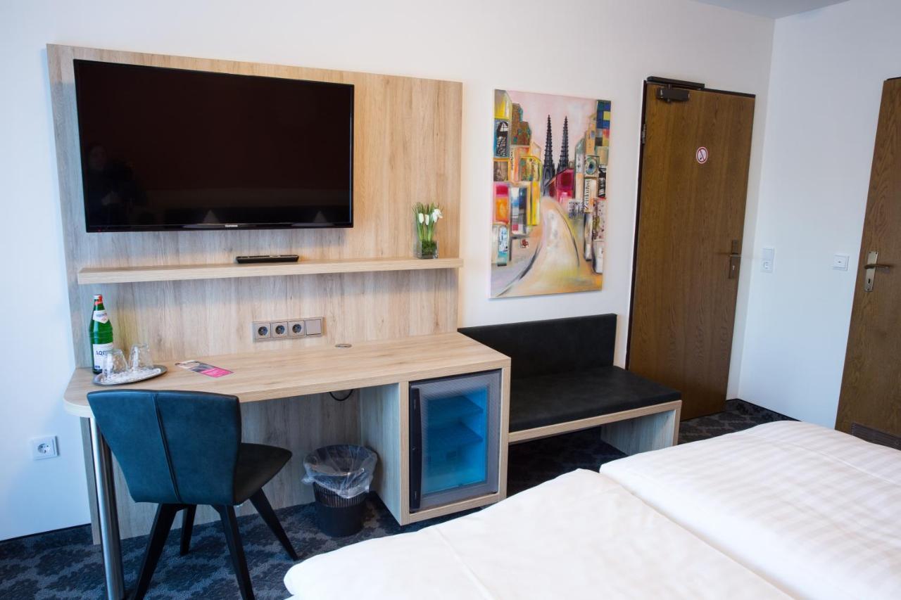 Hotel Wilms โคโลญ ภายนอก รูปภาพ
