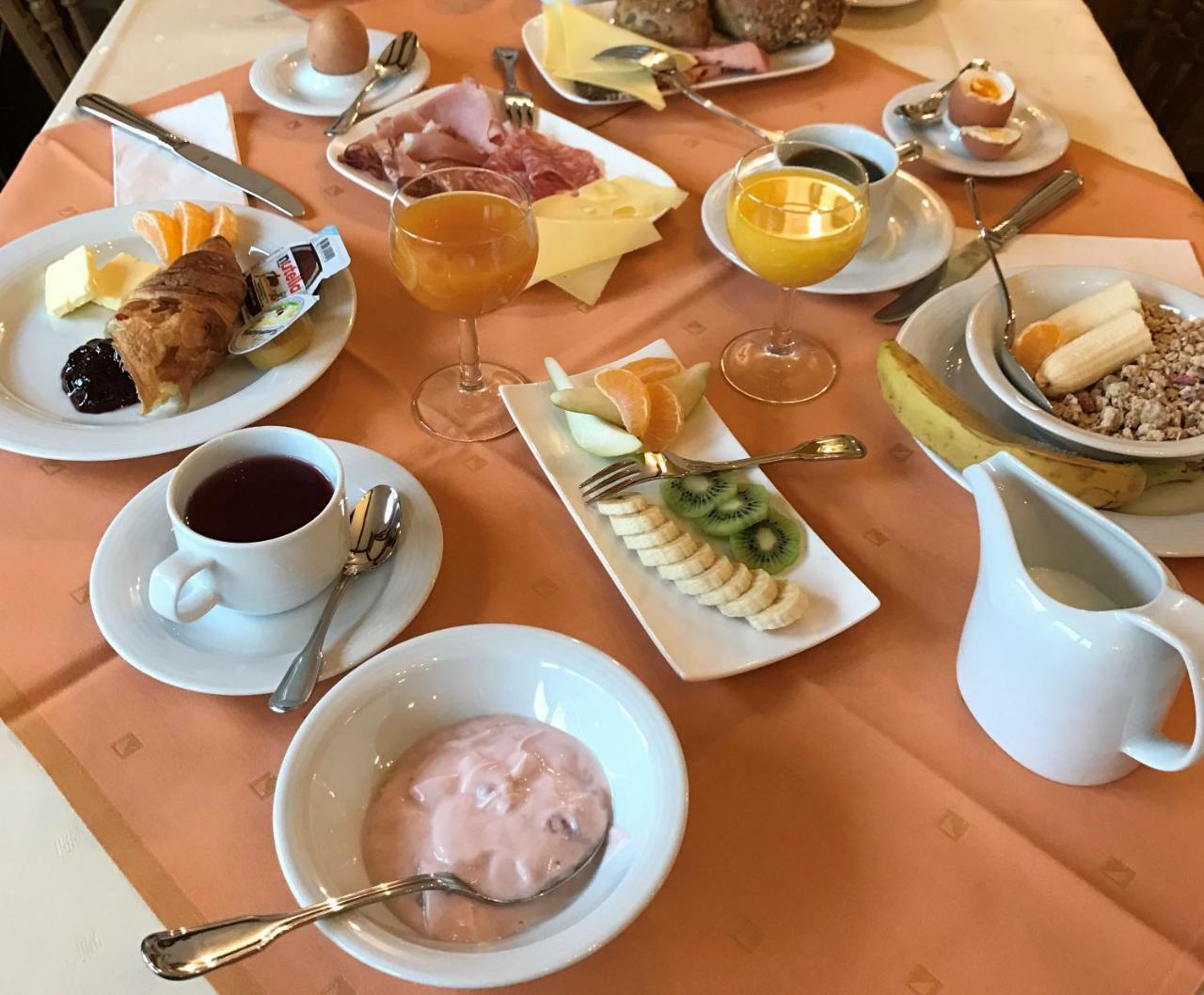 Hotel Wilms โคโลญ ภายนอก รูปภาพ